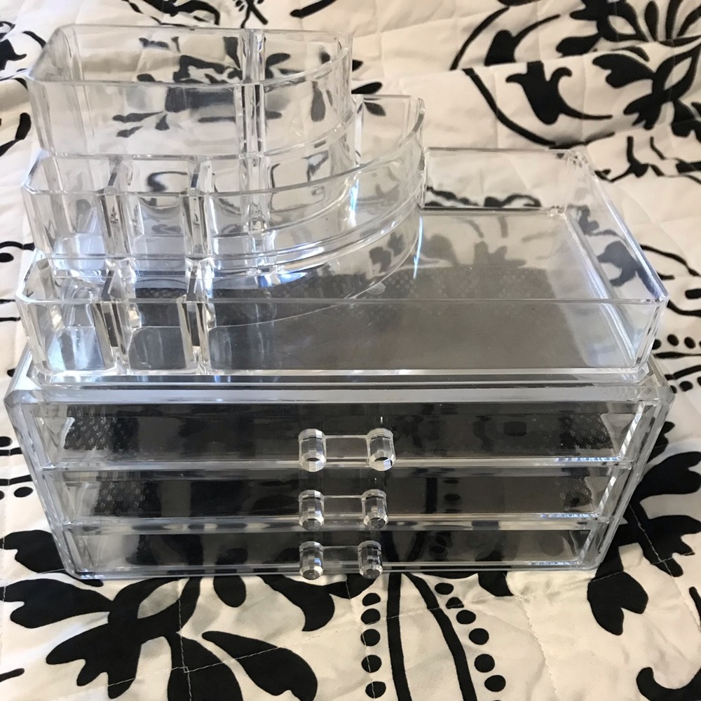 Makeup storage